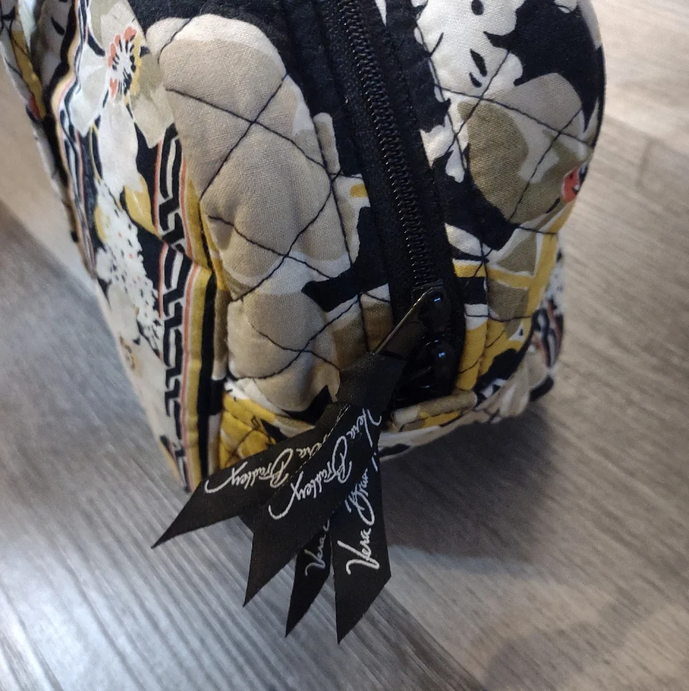 Vera Bradley Yellow and Black Floral Quilted Shoulder Bag - Picture 5 of 14